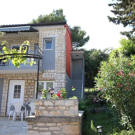 Molo View רוביני